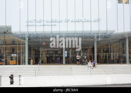 Whitney Museum of American Art facciata con persone in New York Foto Stock