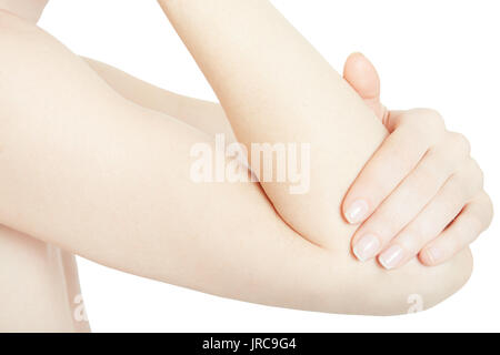 Giovane donna mano che tiene il gomito nel dolore isolato su bianco, tracciato di ritaglio Foto Stock