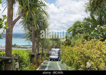 Carrelli senza macchinista a Kouri Ocean Tower, Kori Isola, Okinawa, in Giappone. Foto Stock