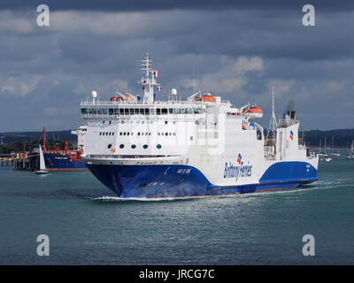 Il Brittany Ferries nave Baie de Seine, lasciando il porto di Portsmouth Foto Stock