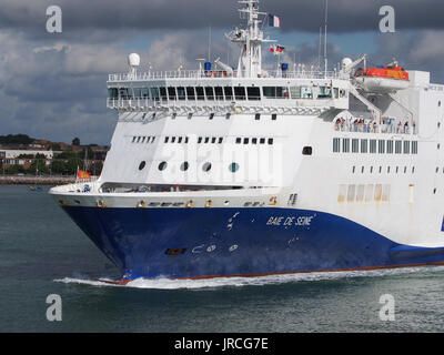 Il Brittany Ferries nave Baie de Seine vele da Portsmouth Porto Foto Stock