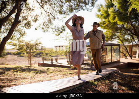 Coppia senior in esecuzione Foto Stock