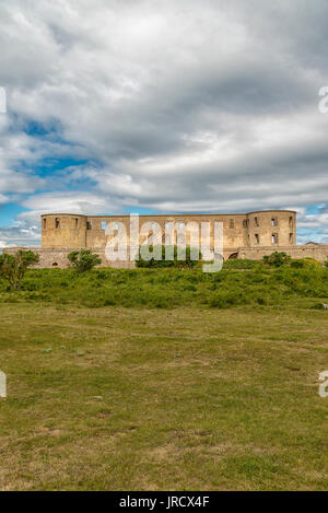 Il castello di Borgholm su Oland, Svezia, è oggi solo un rudere della rocca che fu costruito nella seconda metà del XIII secolo e ricostruito molti ti Foto Stock