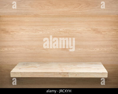 Ripiano in legno su sfondo di legno Foto Stock