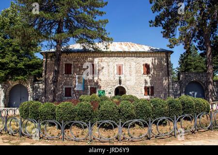 Cetinje, Montenegro - la ex residenza del Prince-Bishop montenegrino Petar II Petrovic Njegos (1813-51) denominata BILJARDA (Biliardo Palace) Foto Stock