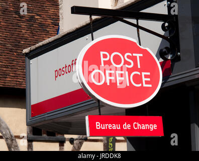 Post Office segno su locali con il bureau de modifica valuta servizi disponibili Foto Stock