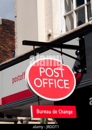 Post Office segno su locali con il bureau de modifica valuta servizi disponibili Foto Stock