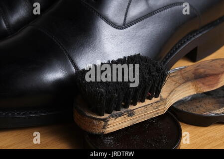 Gli uomini neri del classico scarpe di medicazione Foto Stock