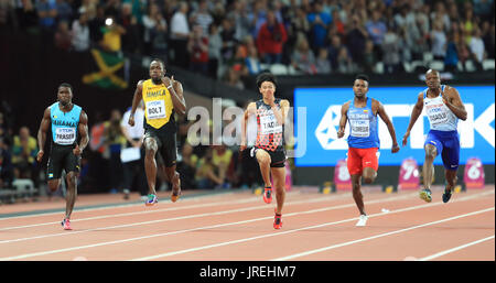 La Giamaica Usain Bolt (seconda a sinistra) e Gran Bretagna James Dasaolu (destro) nella 100m uomini sei calore durante il giorno uno del 2017 IAAF Campionati del mondo presso il London Stadium. Foto Stock