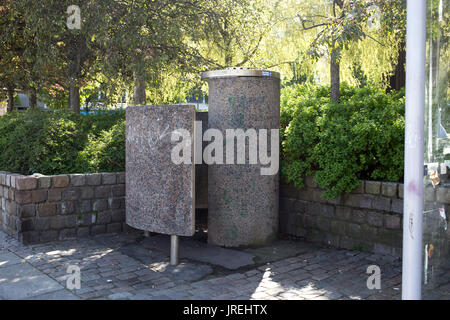 Pubblico orinatoio in park a Göteborg. Foto Stock