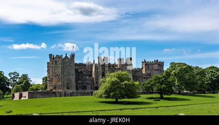Raby Castle nella Contea di Durham. Foto Stock