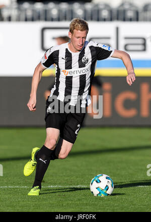 Philipp Klingmann (Sandhausen) Einzelaktion, Freisteller. GES/ Fussball/ 2. Bundesliga: SV Sandhausen - FC Ingolstadt, 04.08.2017 -- calcio/ Soccer 2° Divisione: SV Sandhausen vs FC Ingolstadt, Sandhausen, 04 agosto 2017 -- | Verwendung weltweit Foto Stock