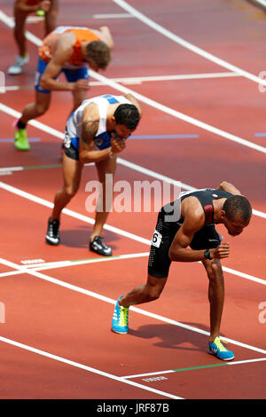 Londra, Regno Unito. 05-Ago-17. Inizio del 800m Uomini 2 di calore al 2017, IAAF Campionati del Mondo, Queen Elizabeth Olympic Park, Stratford, Londra, Regno Unito. Credito: Simon Balson/Alamy Live News Foto Stock