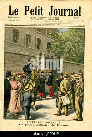 Le Petit Journal coprire intitolata 'L'affaire Dreyfus, la prigione militaire de Rennes ", numero 451, abitanti sono in piedi al di fuori del carcere militare di Rennes, un uomo dei militari è seduta su un cavallo, 1899. Foto Stock