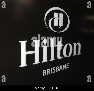 Brisbane, Australia: firmare all'entrata del Hilton Brisbane Hotel in Elizabeth Street. Foto Stock