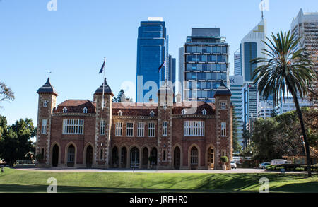 La sede del governo in Perth Western Australia con edifici della città in background Foto Stock