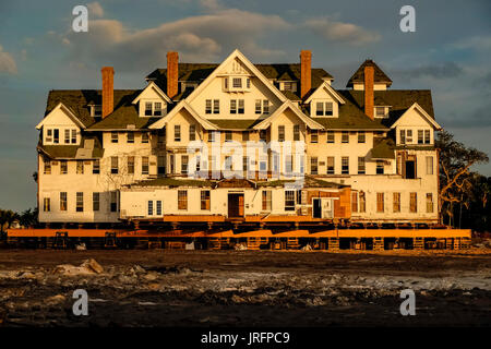 Grand hotel e gemma architettonica di inizio xx secolo essendo spostata e resituated sulla costa del Golfo della Florida, Stati Uniti d'America Foto Stock