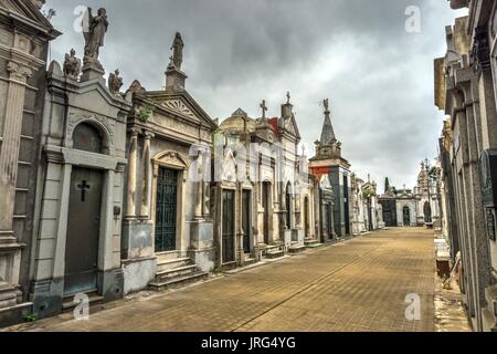 La Recoleta cimitero (Spagnolo: Cementerio de la Recoleta), un cimitero situato nel quartiere di Recoleta di Buenos Aires, Argentina. Foto Stock