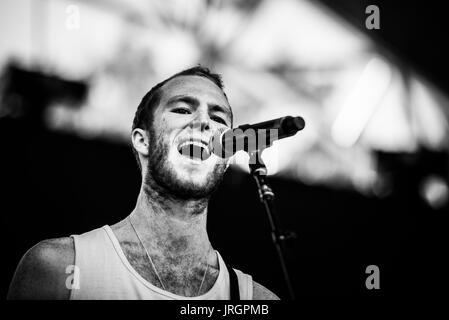 Giuda & The Lion effettuando in corrispondenza di un festival di musica in British Columbia Canada in bianco e nero. Foto Stock