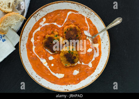 Thai torte di granchio e bisque - elevato angolo di visione Foto Stock