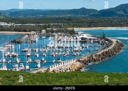 Coffs harbour marina visto da Montone Bird Island, Coffs Harbour, NSW, Australia. Foto Stock