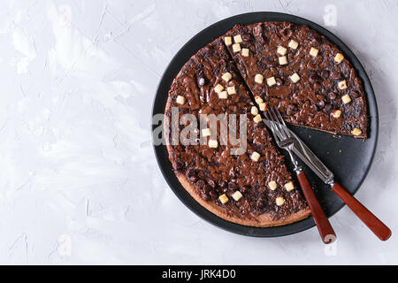 Dessert pizza al cioccolato Foto Stock