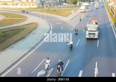 HAI DUONG, Vietnam, novembre 28: traffico in Vietnam in novembre, 28, 2014 di Hai Duong, Vietnam Foto Stock