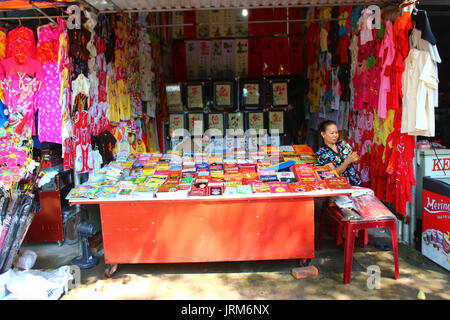 HAI DUONG, Vietnam, settembre, 6: gente che vende buone su settembre, 6, 2014 di Hai Duong, Vietnam Foto Stock