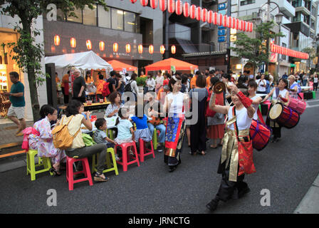 Giappone, Tokyo Kagurazaka Matsuri, festival, Mercato Hozugi, persone, musicisti, Foto Stock