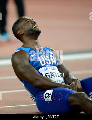 Londra, Regno Unito. 05 Ago, 2017. Justin Gatlin (USA) vince il concorso oltre il favorito Usain Bolt (JAM) presso la IAAF Atletica Campionati del Mondo - Londra 2017 Credit: Mariano Garcia/Alamy Live News Foto Stock