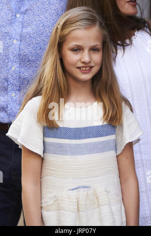 Soller, Baleares, Spagna. Il 6 agosto, 2017. Crown Princess Leonor visita il salone Miro a Can Prunera museum di Soller il 6 agosto 2017 a Isola delle Baleari, Spagna Credit: Jack Abuin/ZUMA filo/Alamy Live News Foto Stock