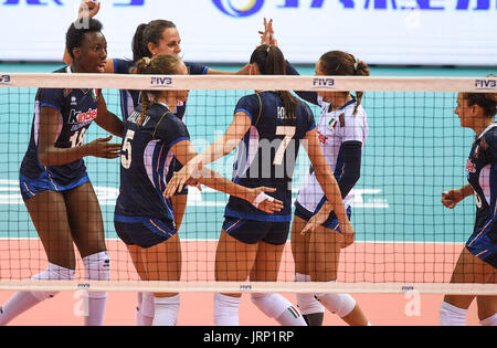 Nanjing, cinese della provincia di Jiangsu. Il 6 agosto, 2017. I giocatori di Italia celebrare rigature durante il match finale della FIVB World Grand Prix 2017 finali contro il Brasile in Nanjing East cinese della provincia di Jiangsu, il 6 agosto 2017. Credito: Yang Lei/Xinhua/Alamy Live News Foto Stock