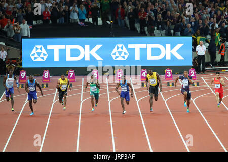 Londra, Regno Unito. 5 Ago, 2017. (L a R) Reece Prescod (GBR), Justin Gatlin (USA), Yohan Blake (JAM), Akani Simbine (RSA), Christian Coleman (USA), Usain Bolt (JAM), Jimmy Vicaut (FRA), Bingtian Su (CHN) : atletica leggera IAAF Campionati del Mondo Londra 2017 Uomini 100m Finale allo stadio di Londra in Londra, Regno Unito . Credito: YUTAKA AFLO/sport/Alamy Live News Foto Stock