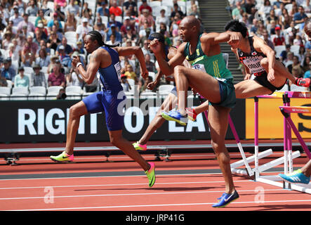 (170806) -- London, il 6 agosto 2017 -- Aries Merritt(1L) degli Stati Uniti compete durante gli uomini 110m Hurdles riscalda la corrispondenza alla IAAF World Championships 2017 a Londra, in Gran Bretagna il 6 agosto 2017. (Xinhua/Han Yan) Foto Stock