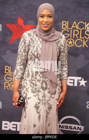 Newark, NJ, Stati Uniti d'America. 5 Ago, 2017. Ibtihaj Muhammad assiste Black Girls Rock! 2017 A NJPAC il 5 agosto 2017 a Newark, New Jersey Credito: Star Shooter/media/punzone Alamy Live News Foto Stock