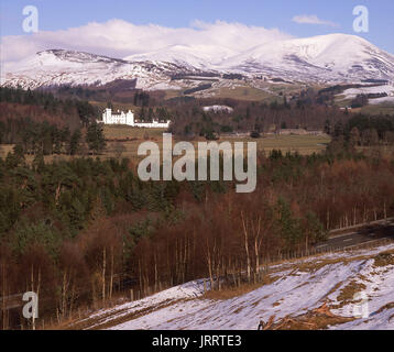 Vista invernale del castello di Blair, Perthshire Foto Stock