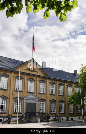 Xviii secolo Stiftsgarden Palace Royal Residence edificio. Munkegaten, Trondheim, Sør-Trøndelag, Norvegia e Scandinavia Foto Stock