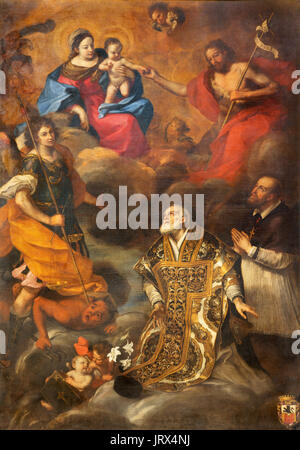 Torino, Italia - 13 Marzo 2017: il dipinto della Madonna e di Gesù, con la st. Filippo Neri e di san Michele Arcangelo in Duomo Foto Stock