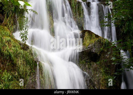 A forma di cuore in cascata le montagne di Harz Foto Stock