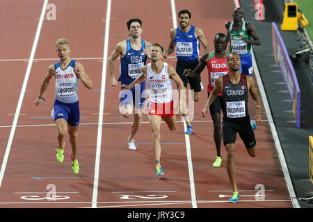 La Gran Bretagna è Kyle Langford (sinistra) termina la seconda negli uomini 800m 2 di calore durante il giorno e tre del 2017 IAAF Campionati del mondo presso il London Stadium. Foto Stock