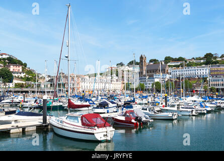 Barche ormeggiate nel porto di Torquay, Devon, Inghilterra, Regno Unito. Foto Stock