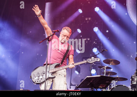 Peter Hook & la luce gioca Rewind Festival del Nord, Capesthorne Hall, Cheshire 05 August, 2017. Foto Stock