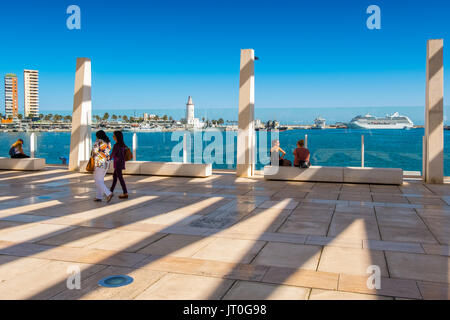 El Muelle Onu, Dock uno. Lungomare Porto. Malaga, Costa del Sol. Andalusia, Spagna del Sud Europa Foto Stock