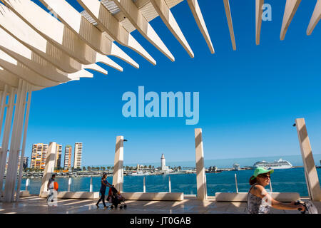 El Muelle Onu, Dock uno. Lungomare Porto. Malaga, Costa del Sol. Andalusia, Spagna del Sud Europa Foto Stock