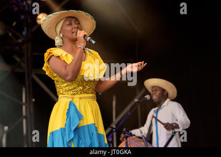 Grupo Canalón de Timbiquí effettuando al Womad Festival, Charlton Park di Malmesbury, Wiltshire, Inghilterra, luglio 29, 2017 Foto Stock