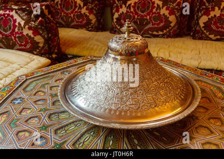Ristorante tipico, Souk Medina di Fez, Fes el Bali. Il Marocco, Maghreb Nord Africa Foto Stock