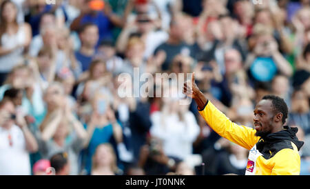 Londra, Gran Bretagna. Il 6 agosto, 2017. Usain Bolt della Giamaica gesti durante la cerimonia di premiazione per Uomini 100m Finale del Giorno 3 del 2017 IAAF Campionati del Mondo a Londra, Gran Bretagna, su il 6 agosto 2017. Credito: Wang Lili/Xinhua/Alamy Live News Foto Stock