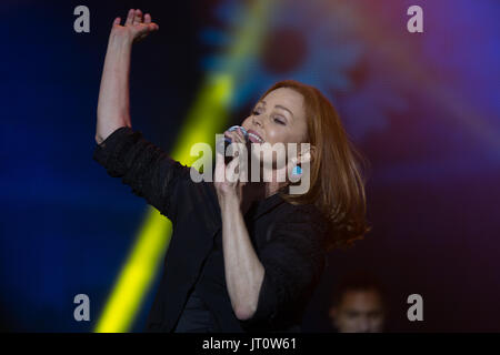 A Siddington, Cheshire, Regno Unito. Il 6 agosto, 2017. Belinda Carlise suona dal vivo a nord di riavvolgimento Festival presso Capesthorne Hall vicino a Macclesfield. Credito: Simon Newbury/Alamy Live News Foto Stock