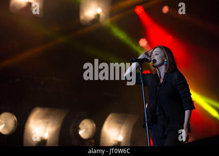 A Siddington, Cheshire, Regno Unito. Il 6 agosto, 2017. Belinda Carlise suona dal vivo a nord di riavvolgimento Festival presso Capesthorne Hall vicino a Macclesfield. Credito: Simon Newbury/Alamy Live News Foto Stock