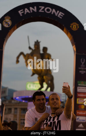 Skopje, Macedonia. 7 agosto 2017 19:00 (GMT+2) macedonia square, Skopje, r, macedonia. giorno prima real madrid vs. manchester united: 2017 UEFA super cup match credit: Dragan ristovski/alamy live news Foto Stock